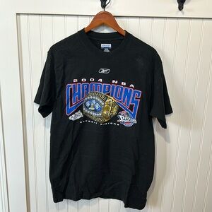 Detroit Pistons 2004 NBA Champions tee shirt size medium Reebox Y2K vintage